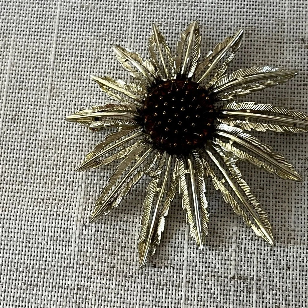 Gold and Brown Sunburst  SARAH COVENTRY Vintage Large Flower Sunflower Brooch